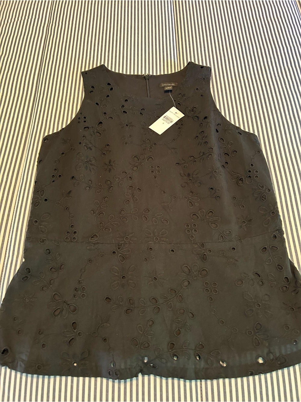 Ann Taylor Black Eyelet Sleeveless Camisole size 4